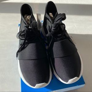 NWT Adidas Tubular Defiant Black 7 Sneakers
